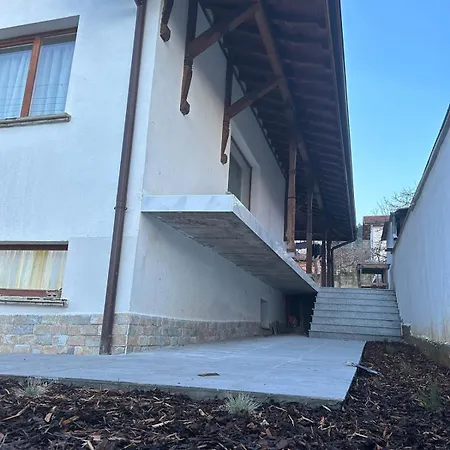 Asta Villa *